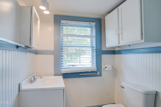 116 W West Hill Avenue S, Hillsborough, NC 27278