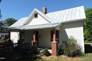 116 W West Hill Avenue S, Hillsborough, NC 27278