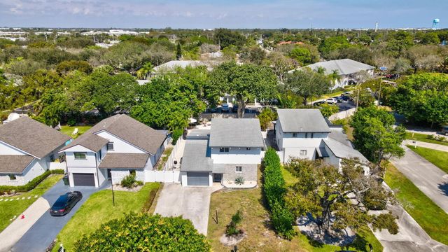 2522 Bessie Street, Delray Beach, FL 33444