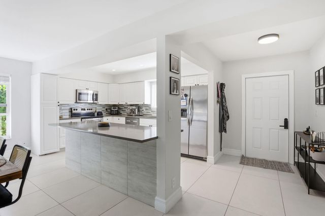 2522 Bessie Street, Delray Beach, FL 33444