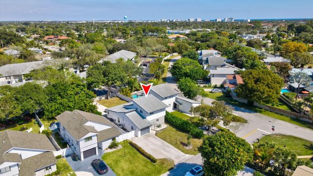 2522 Bessie Street, Delray Beach, FL 33444