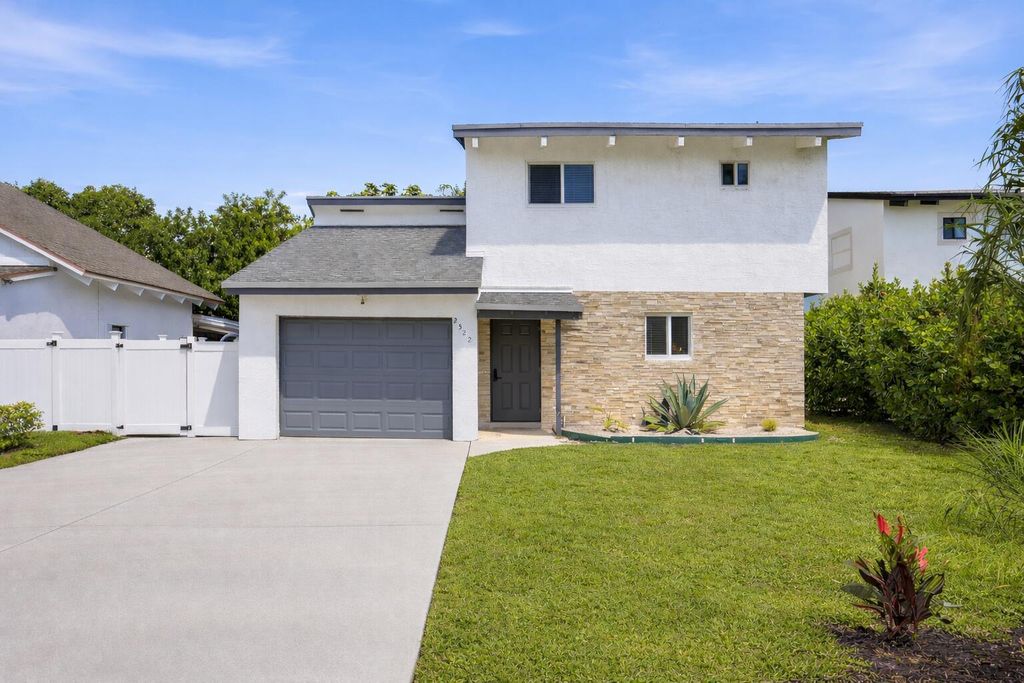 2522 Bessie Street, Delray Beach, FL 33444