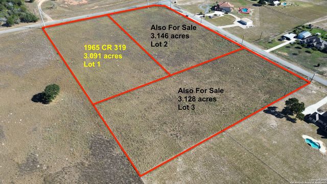 1965 County Road 319, La Vernia, TX 78121