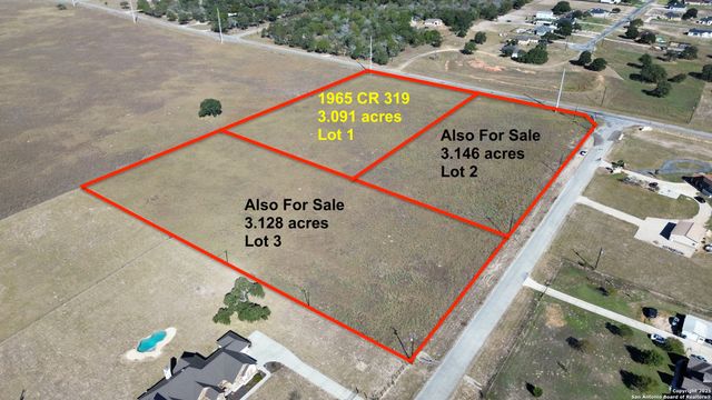 1965 County Road 319, La Vernia, TX 78121