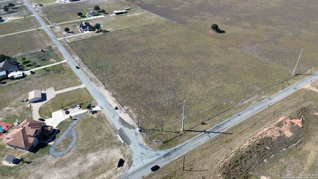 1965 County Road 319, La Vernia, TX 78121