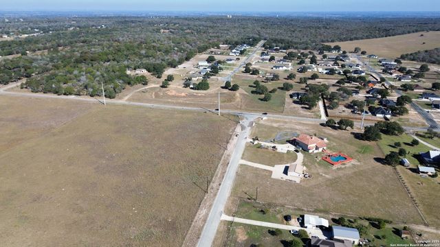1965 County Road 319, La Vernia, TX 78121