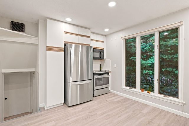 12 Ivy Lane, Plymouth, NH 03264