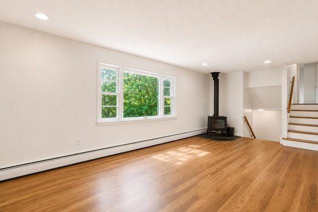 12 Ivy Lane, Plymouth, NH 03264