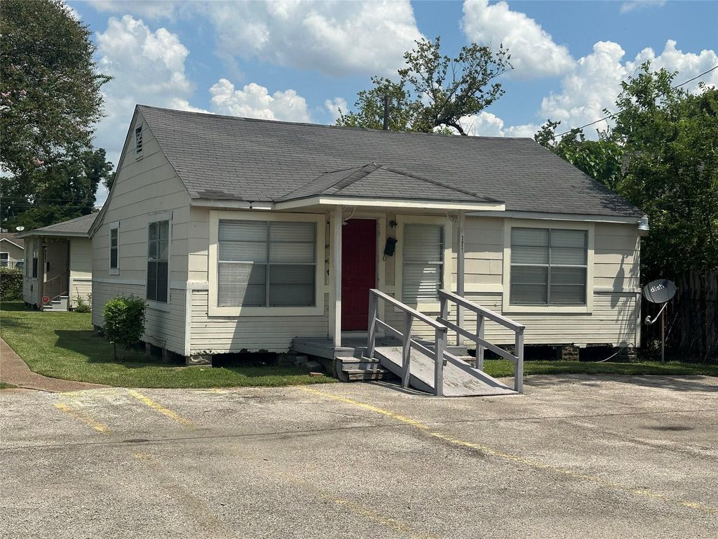 3929 Caplin Street, Houston, TX 77026