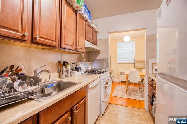 2160 Center Avenue 4S, Fort Lee, NJ 07024