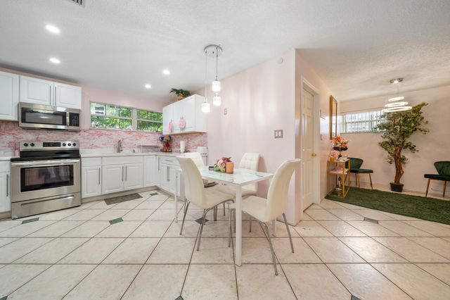 5720 Flagler Street, Hollywood, FL 33023