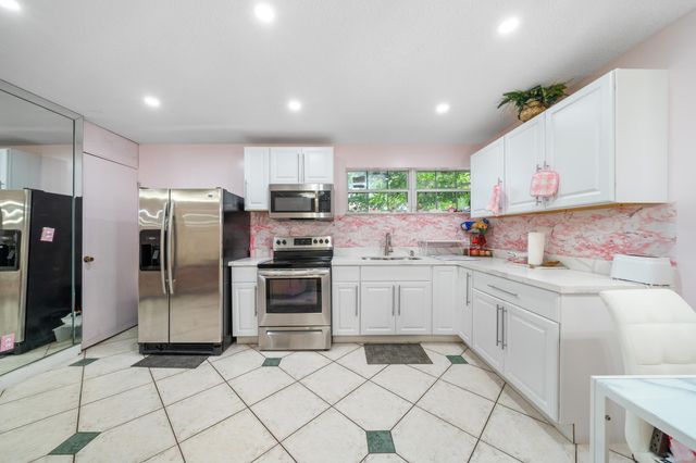 5720 Flagler Street, Hollywood, FL 33023