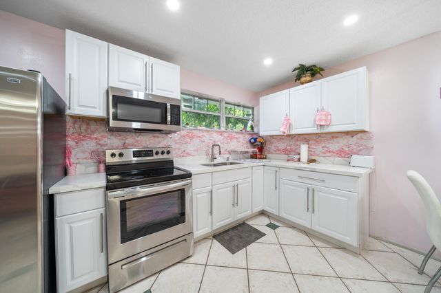 5720 Flagler Street, Hollywood, FL 33023