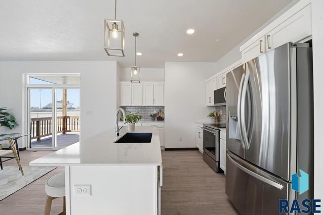 213 Plainside Ave Avenue, Harrisburg, SD 57032