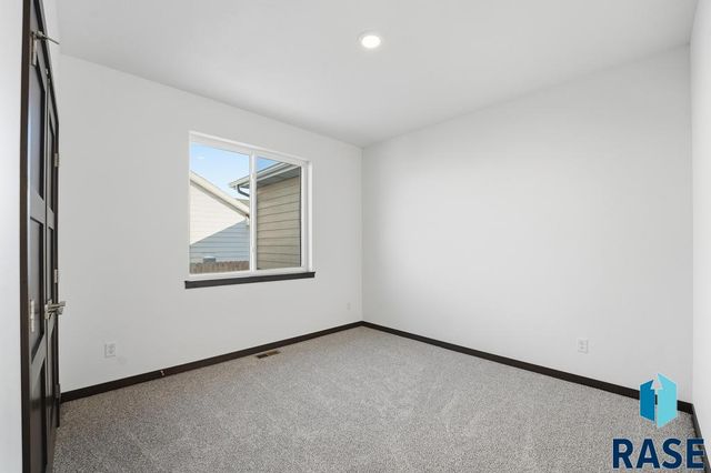 213 Plainside Ave Avenue, Harrisburg, SD 57032