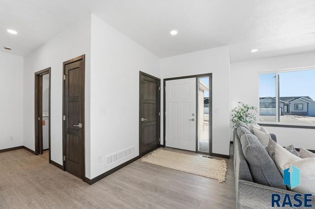 213 Plainside Ave Avenue, Harrisburg, SD 57032