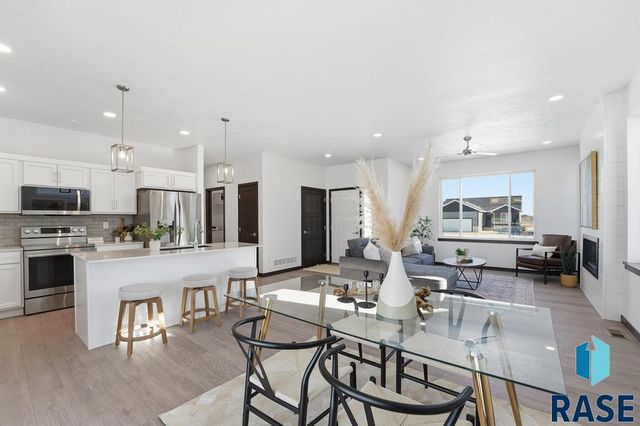 213 Plainside Ave Avenue, Harrisburg, SD 57032