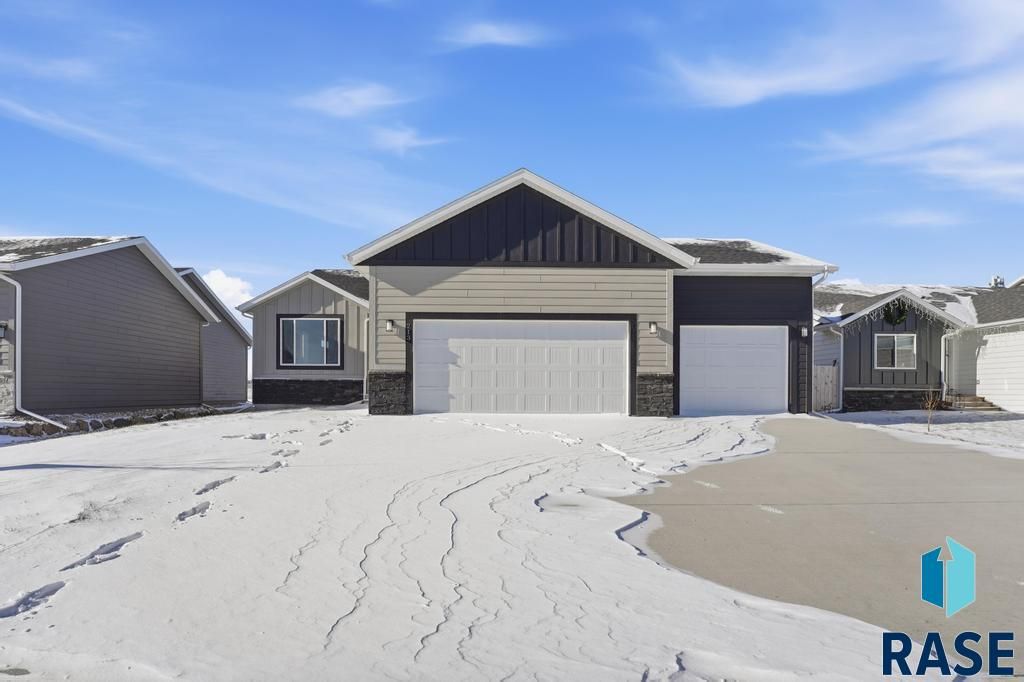 213 Plainside Ave Avenue, Harrisburg, SD 57032
