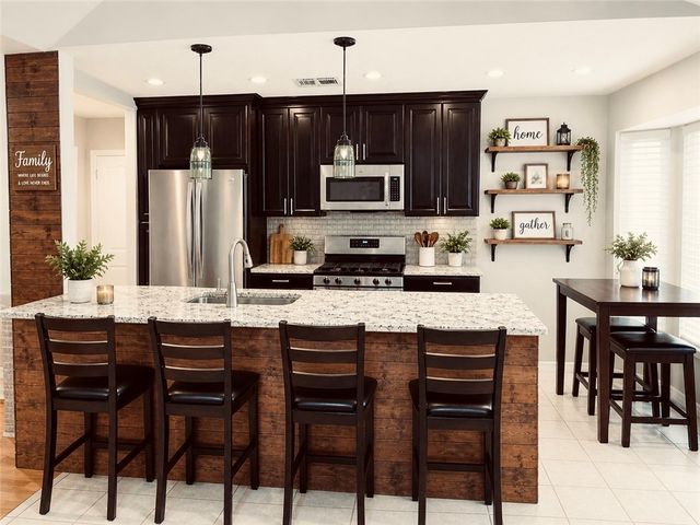 1128 Adeline Street St, Sinton, TX 78387