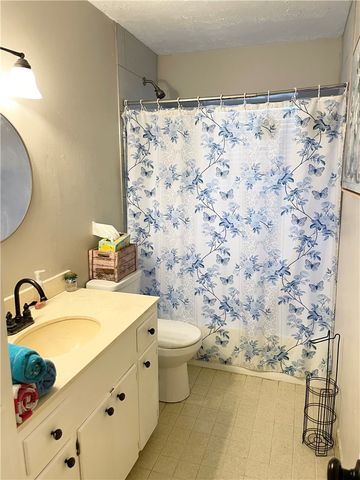 1128 Adeline Street St, Sinton, TX 78387