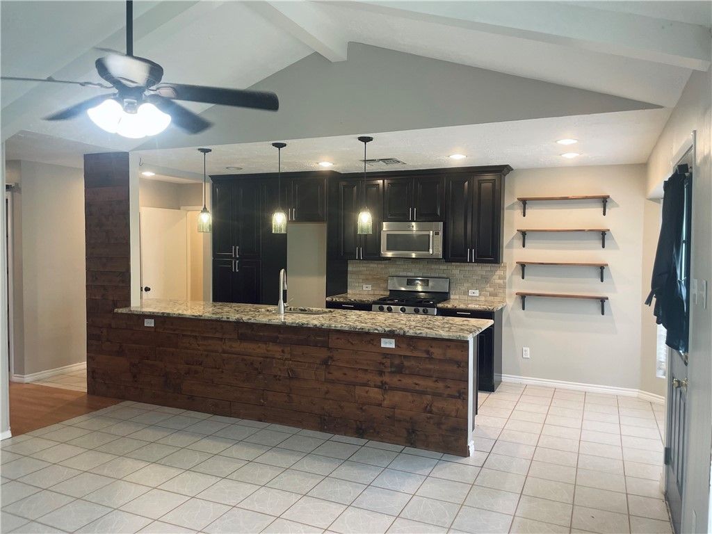 1128 Adeline Street St, Sinton, TX 78387 — photo 5