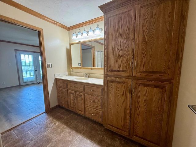 12356 Elkhorn Road, Rayville, MO 64084