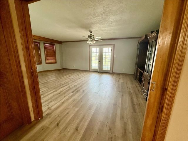 12356 Elkhorn Road, Rayville, MO 64084