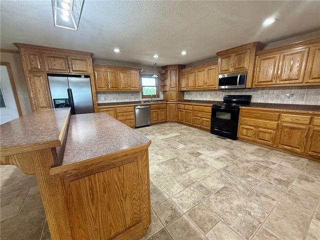 12356 Elkhorn Road, Rayville, MO 64084