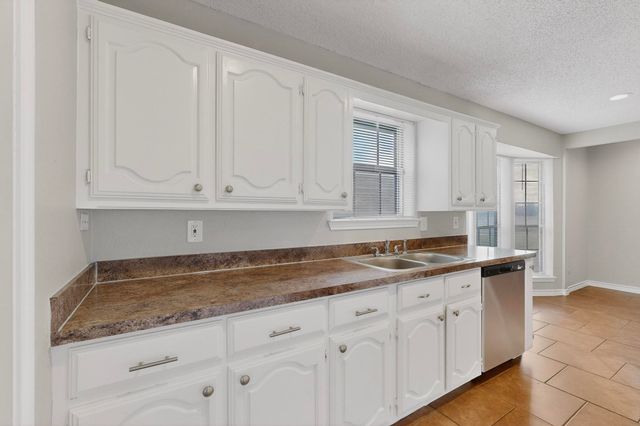 2134 Wellington Drive, Grand Prairie, TX 75051