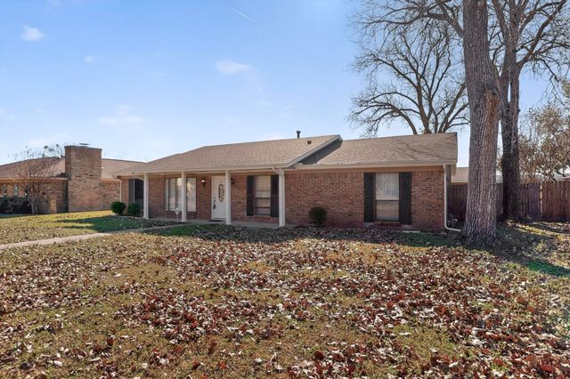 2134 Wellington Drive, Grand Prairie, TX 75051