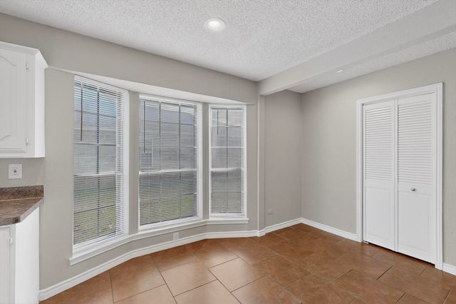 2134 Wellington Drive, Grand Prairie, TX 75051