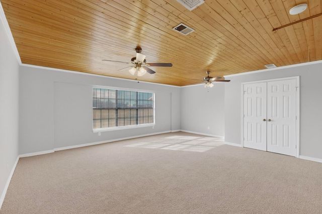 2134 Wellington Drive, Grand Prairie, TX 75051