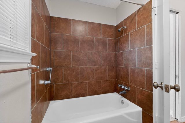 2134 Wellington Drive, Grand Prairie, TX 75051