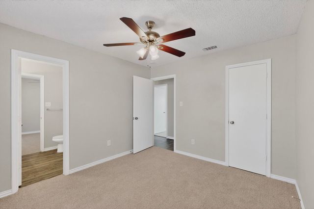 2134 Wellington Drive, Grand Prairie, TX 75051