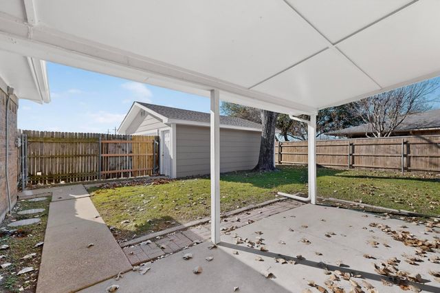 2134 Wellington Drive, Grand Prairie, TX 75051