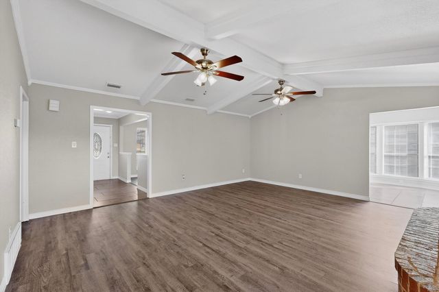 2134 Wellington Drive, Grand Prairie, TX 75051