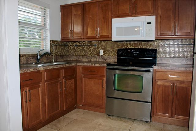 1819 MICHIGAN AVENUE D, Kissimmee, FL 34744