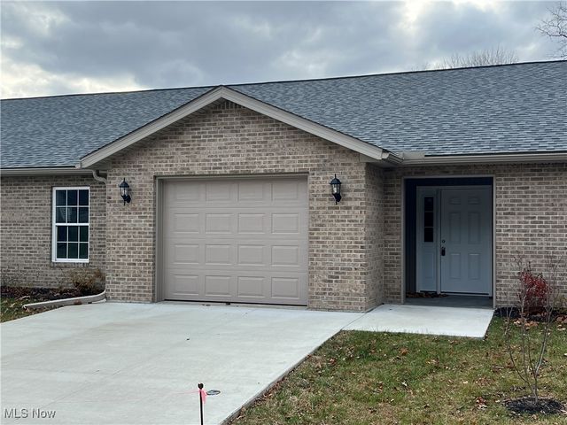 203 Knollton Drive, Millersburg, OH 44654