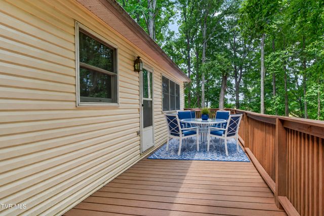 12034 Waterhouse Lane, Meadowview, VA 24361