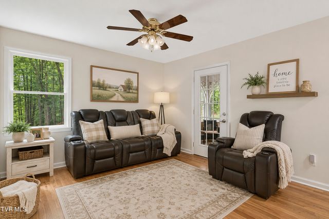 12034 Waterhouse Lane, Meadowview, VA 24361