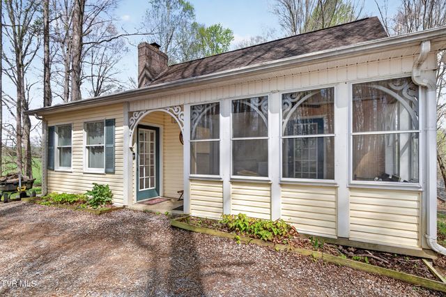 12034 Waterhouse Lane, Meadowview, VA 24361
