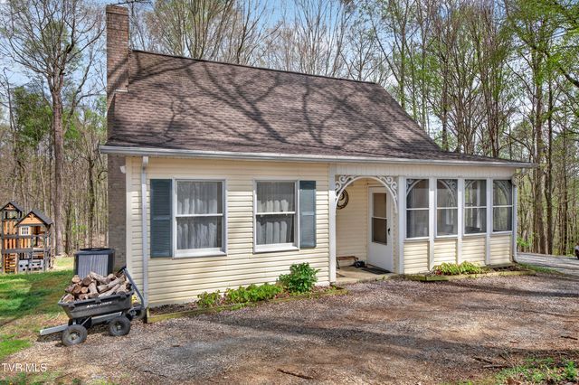 12034 Waterhouse Lane, Meadowview, VA 24361