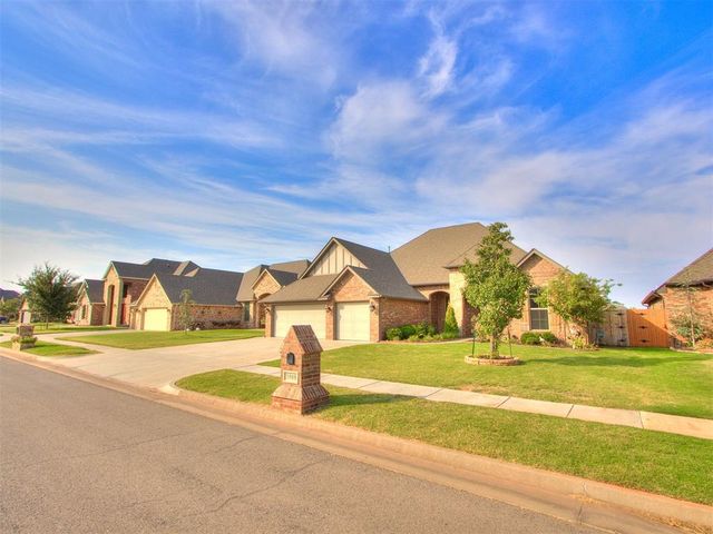 3909 Carmona Lakes Drive, Oklahoma City, OK 73160