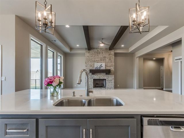 3909 Carmona Lakes Drive, Oklahoma City, OK 73160