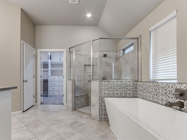 3909 Carmona Lakes Drive, Oklahoma City, OK 73160