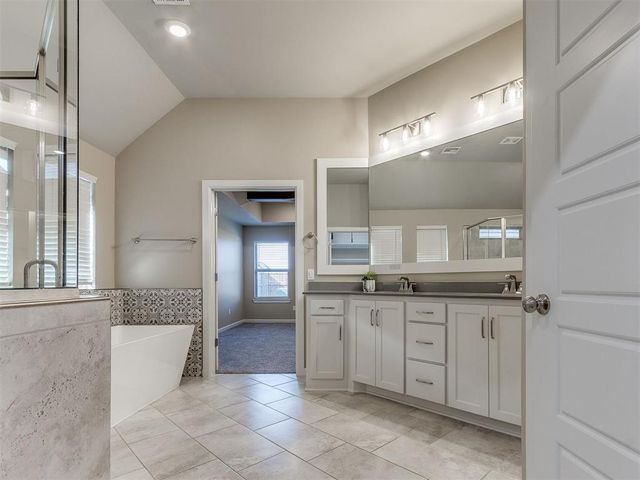 3909 Carmona Lakes Drive, Oklahoma City, OK 73160