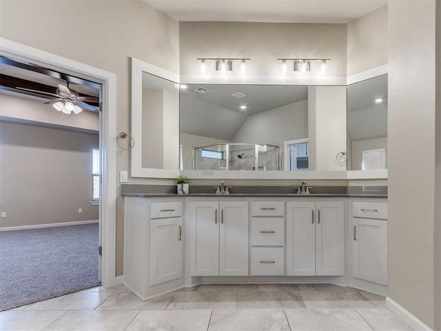 3909 Carmona Lakes Drive, Oklahoma City, OK 73160