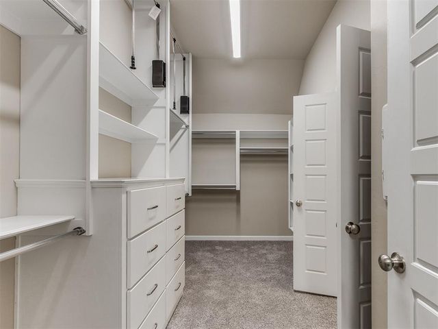 3909 Carmona Lakes Drive, Oklahoma City, OK 73160