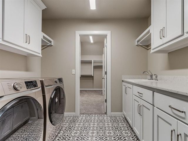 3909 Carmona Lakes Drive, Oklahoma City, OK 73160