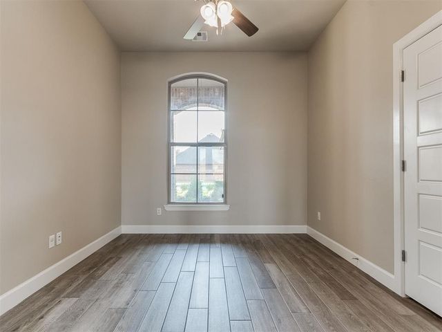 3909 Carmona Lakes Drive, Oklahoma City, OK 73160